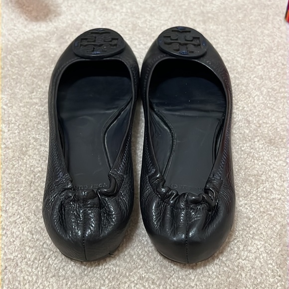 Tory Burch Women’s Minnie Ballet Flats - Picture 3 of 5